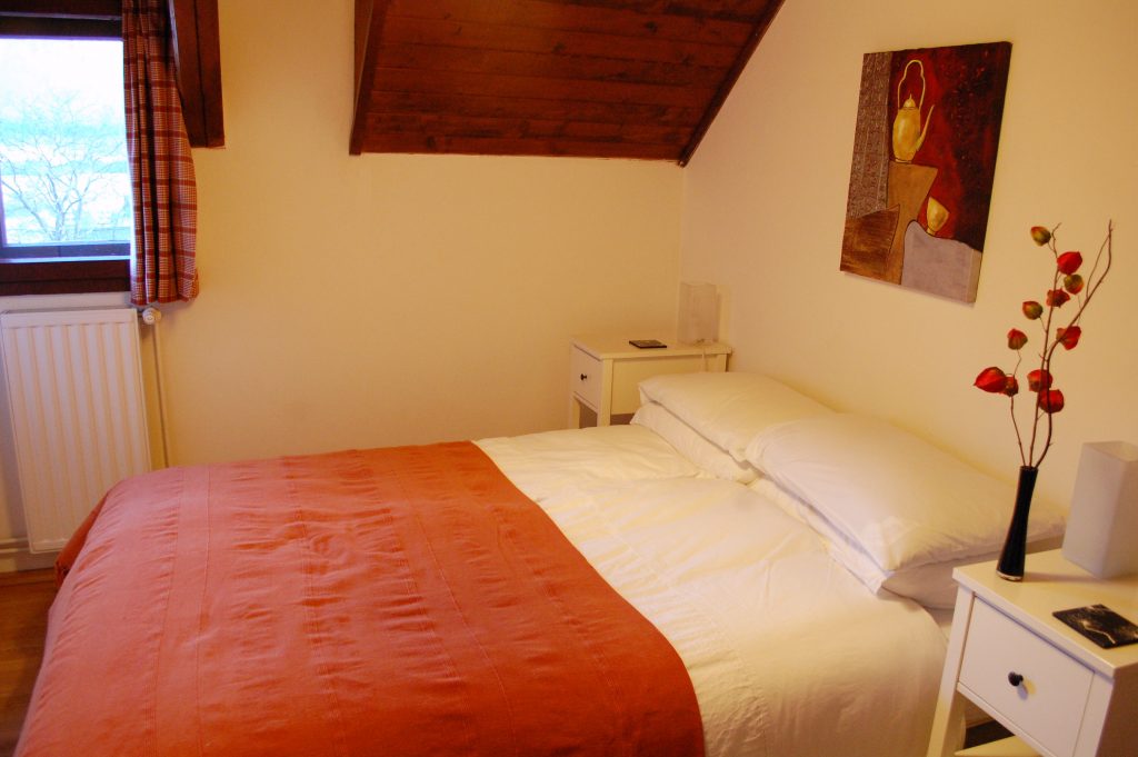 'Red bedroom' - double (top floor)